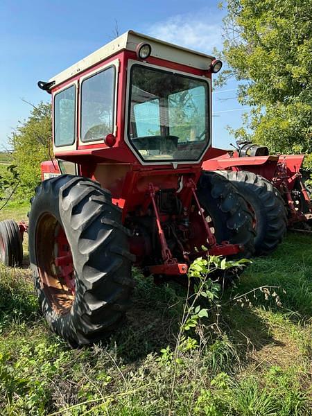 Image of International Harvester 806 equipment image 2