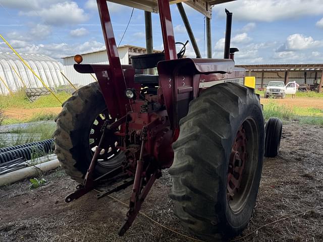Image of International Harvester 806 equipment image 4
