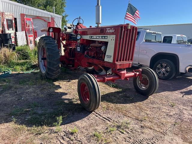 Image of International Harvester 806 equipment image 2