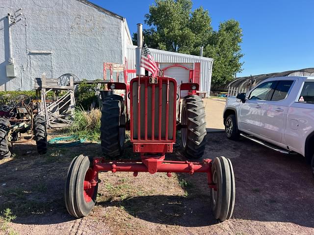 Image of International Harvester 806 equipment image 3