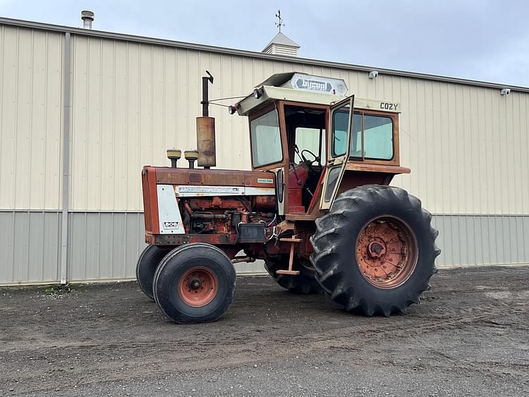 International Harvester 806 Equipment Image0
