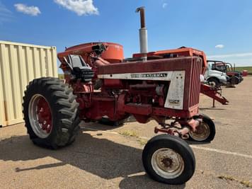 Main image International Harvester 806