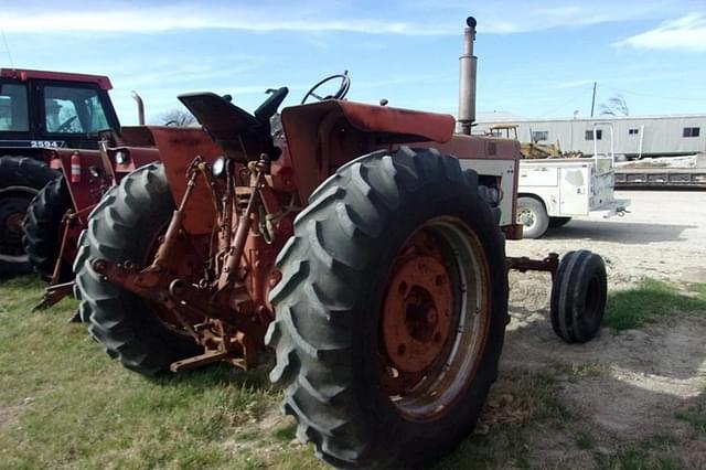Image of International Harvester 806 equipment image 2