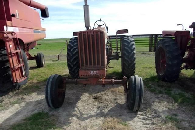 Image of International Harvester 806 equipment image 3