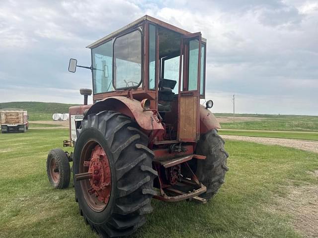 Image of International Harvester 806 equipment image 3