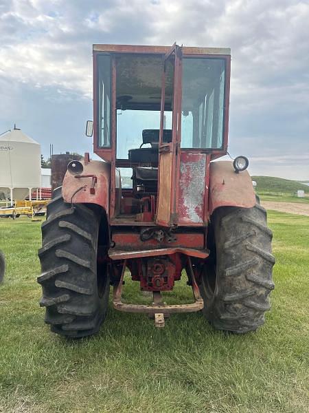 Image of International Harvester 806 equipment image 2