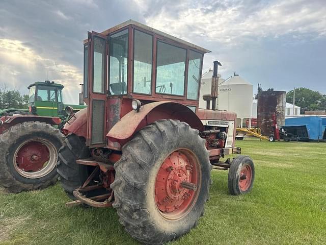Image of International Harvester 806 equipment image 4