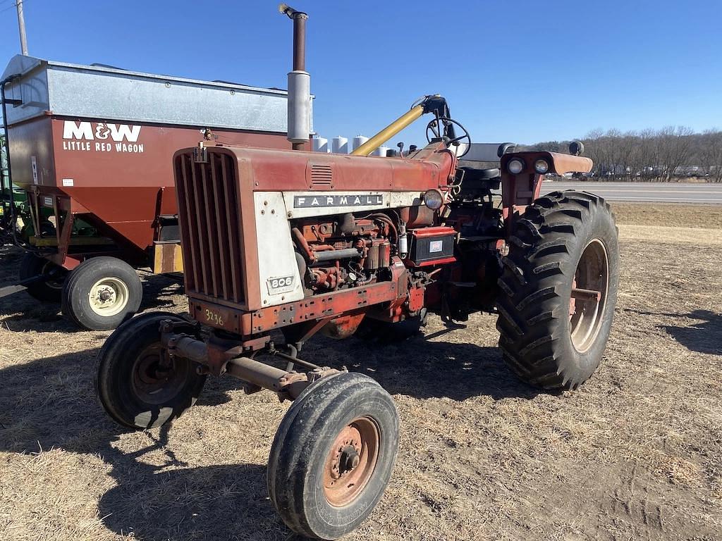 Image of International Harvester 806 Primary image