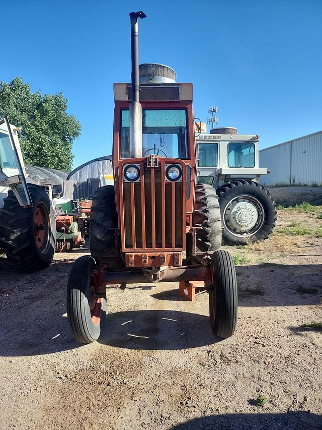 Image of International Harvester 806 equipment image 2