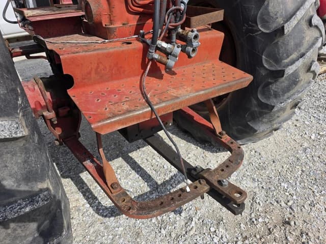 Image of International Harvester 806 equipment image 2