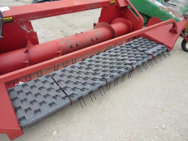 Image of International Harvester 810 equipment image 4
