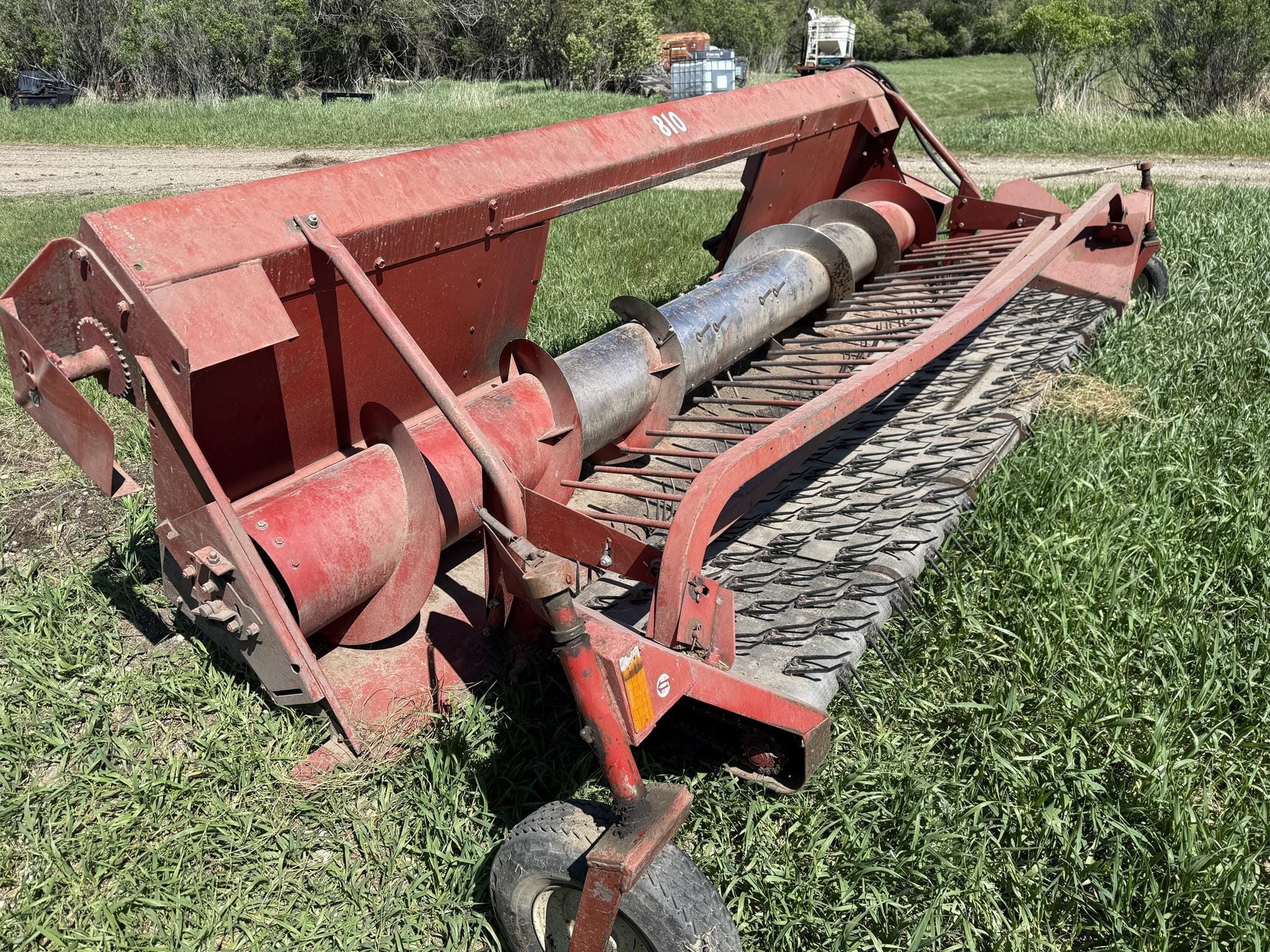 International Harvester 810 Equipment Image0