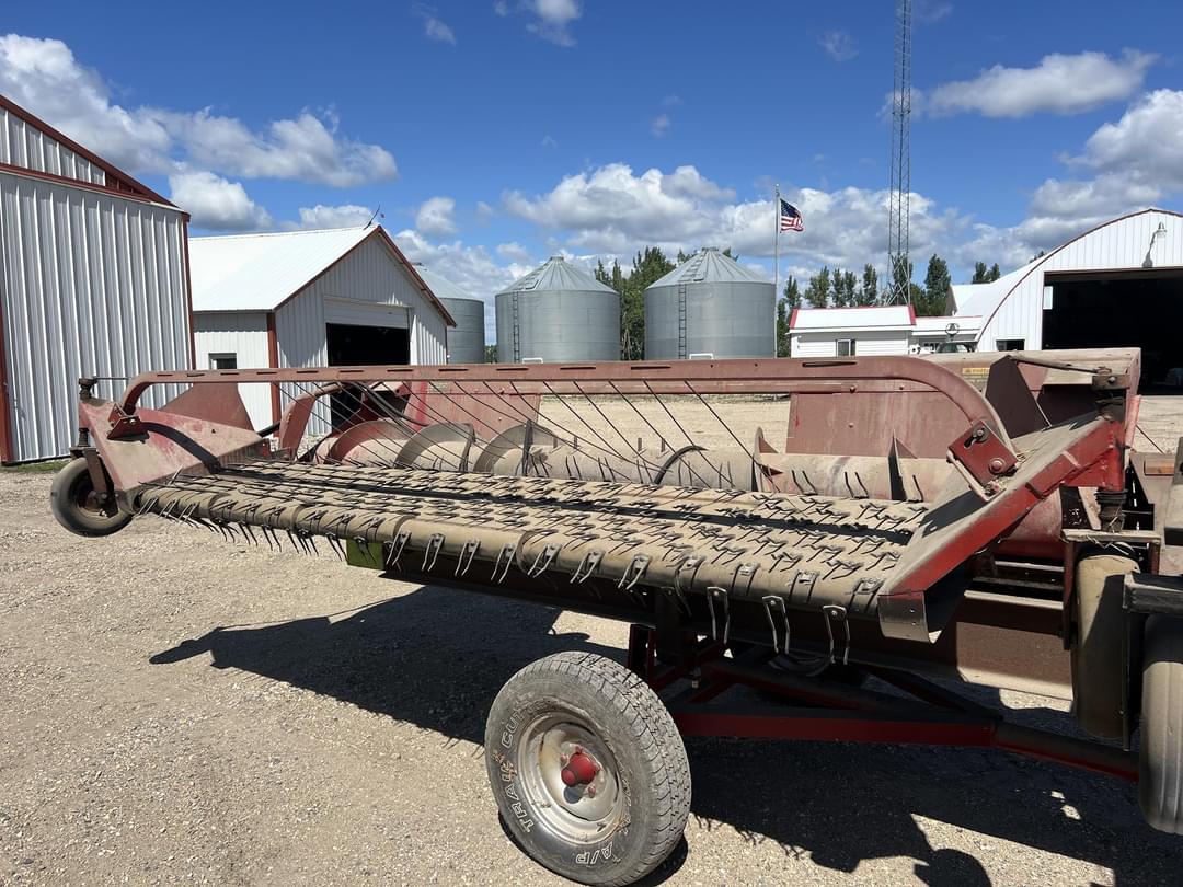 Image of International Harvester 810 Primary image