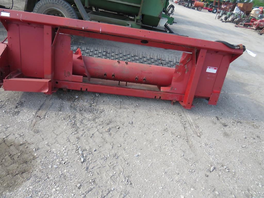 Image of International Harvester 810-10 Image 1