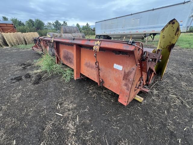 Image of International Harvester 810 equipment image 2