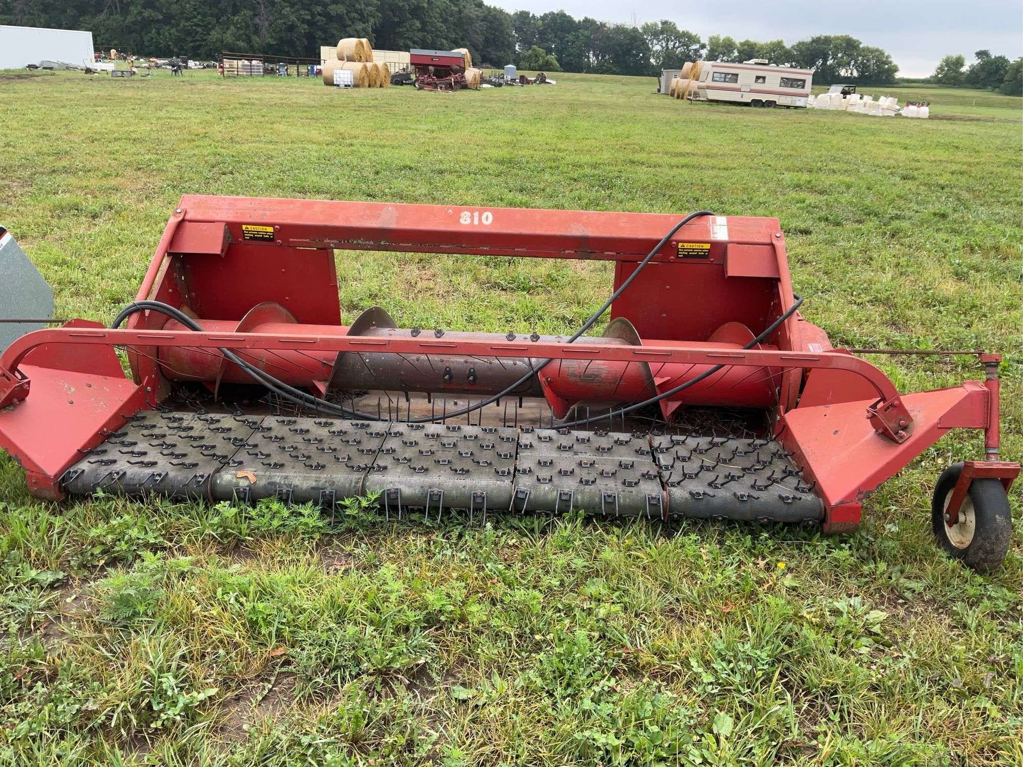 International Harvester 810 Equipment Image0