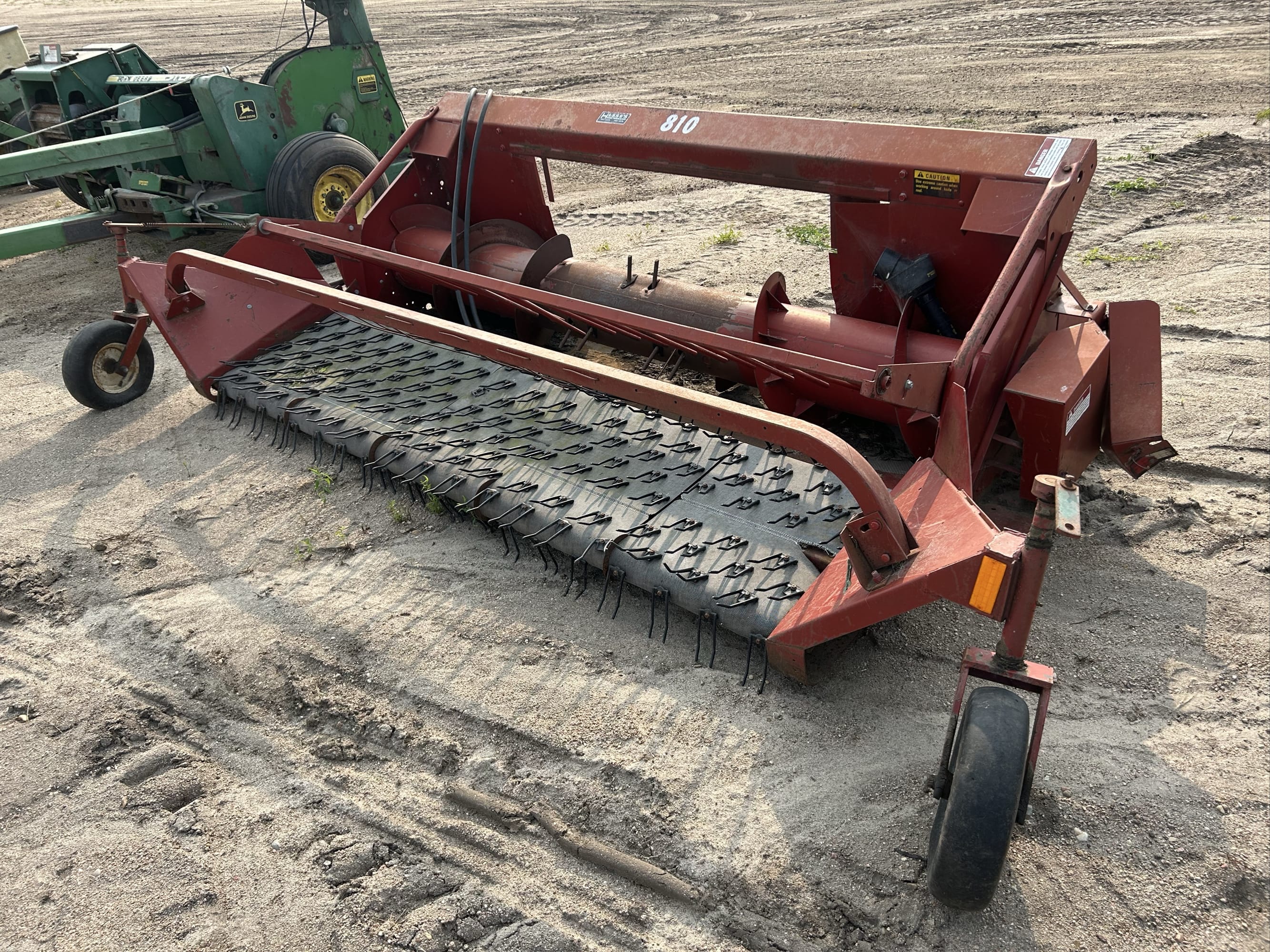 International Harvester 810 Equipment Image0