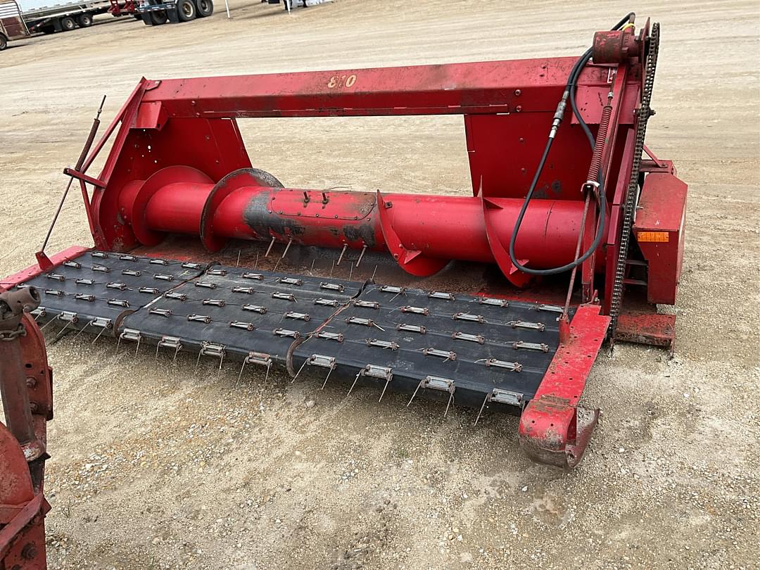 Image of International Harvester 810 Image 0