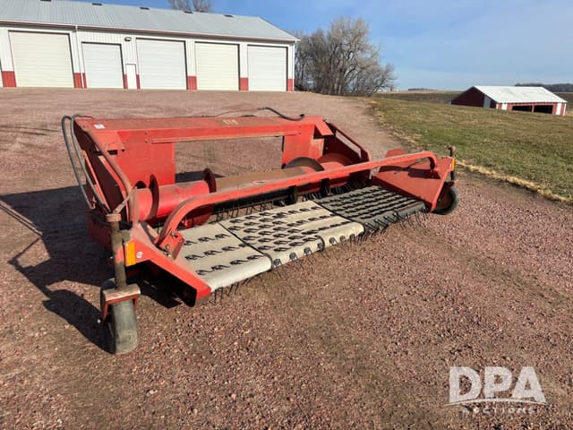 Image of International Harvester 810 equipment image 1