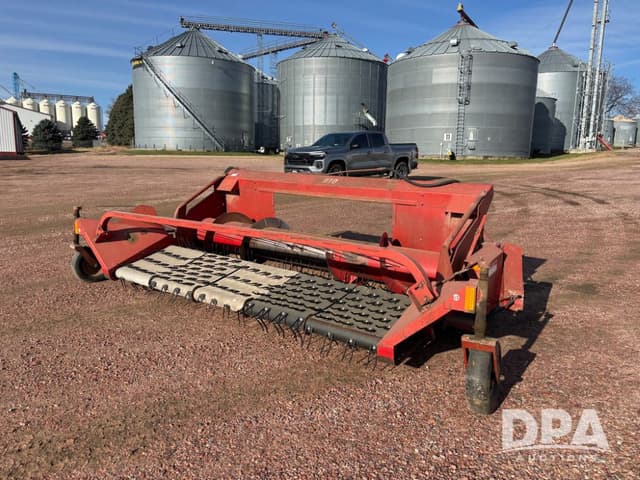 Image of International Harvester 810 equipment image 2