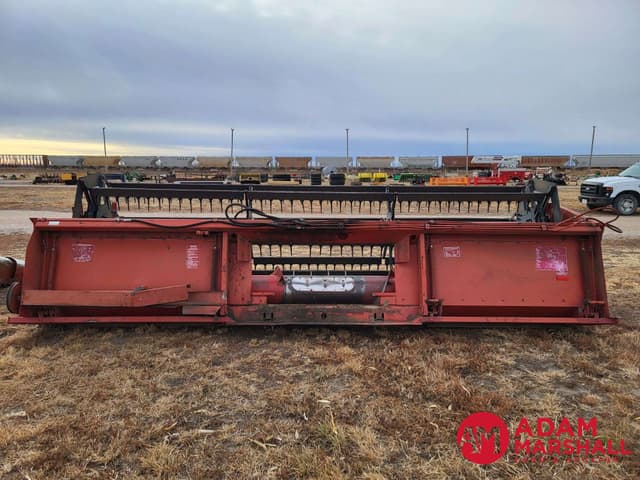 Image of International Harvester 820 equipment image 4