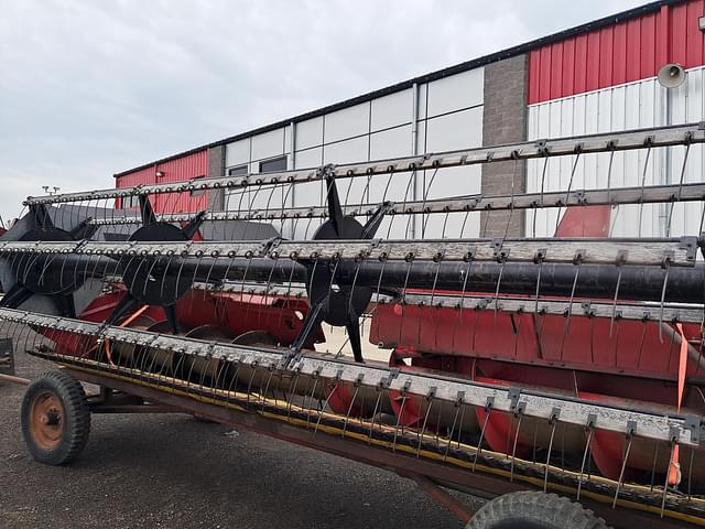 Image of International Harvester 820 equipment image 3