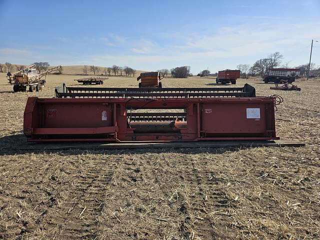 Image of International Harvester 820 equipment image 4