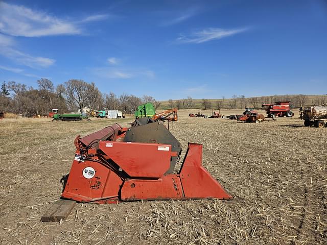 Image of International Harvester 820 equipment image 2