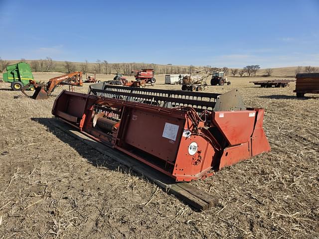 Image of International Harvester 820 equipment image 3