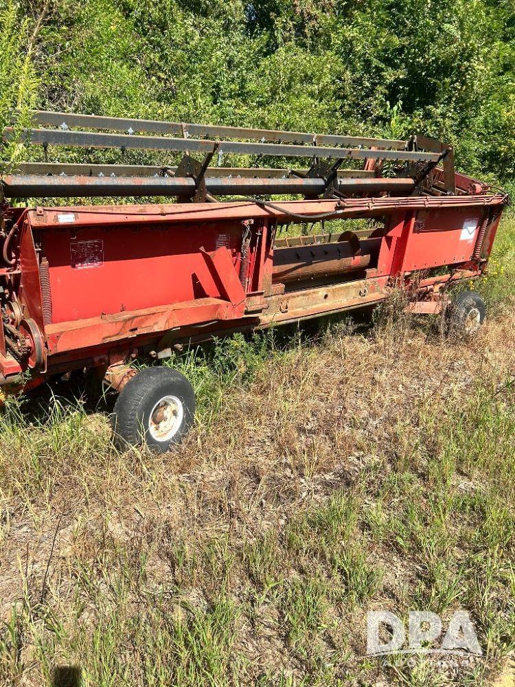 Image of International Harvester 820 Image 0