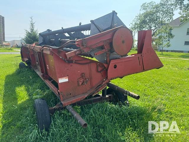 Image of International Harvester 820 equipment image 4