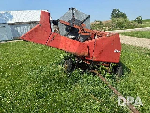 Image of International Harvester 820 equipment image 3