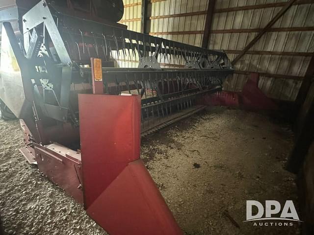 Image of International Harvester 820 equipment image 1