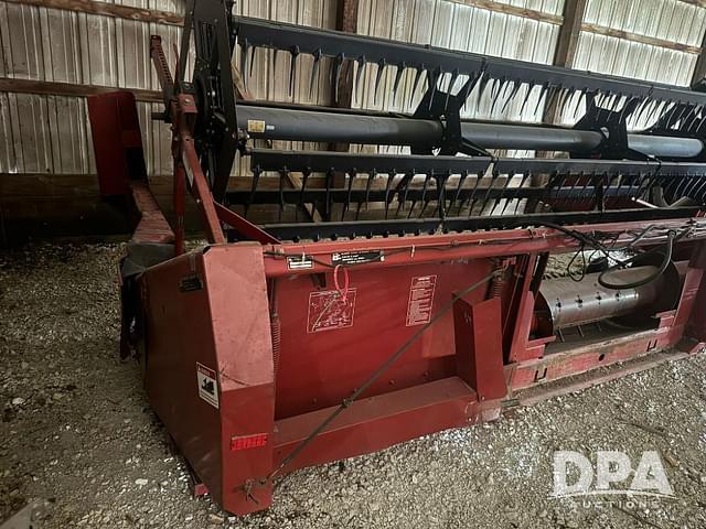 Image of International Harvester 820 equipment image 4