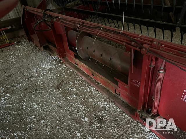 Image of International Harvester 820 equipment image 3