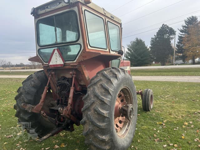Image of International Harvester 826 equipment image 3