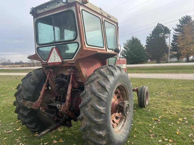 Image of International Harvester 826 equipment image 3