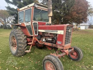 International Harvester 826 Image