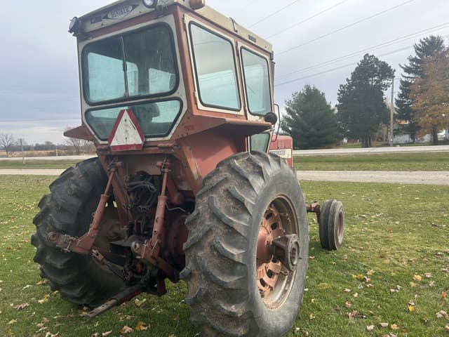 Image of International Harvester 826 equipment image 3