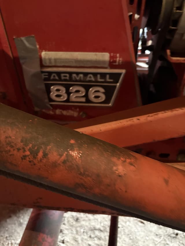 Image of International Harvester 826 equipment image 3