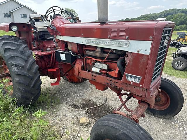 Image of International Harvester 826 equipment image 1