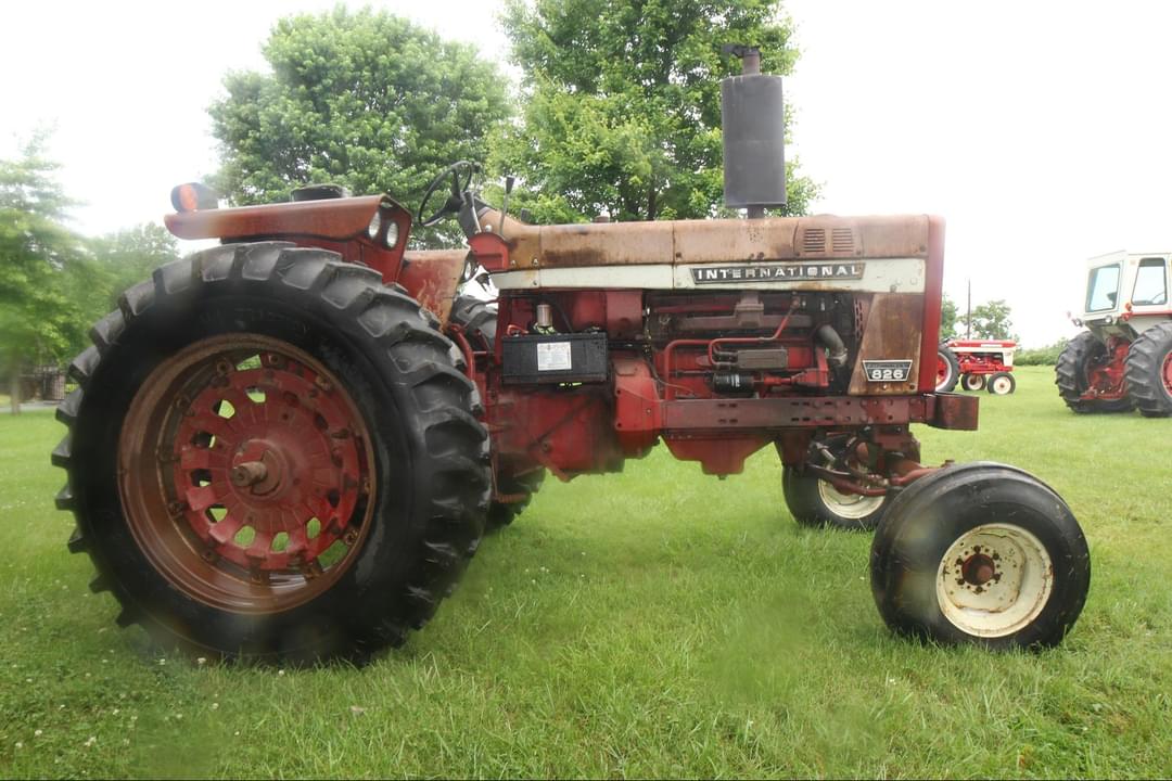Image of International Harvester 826 Primary image