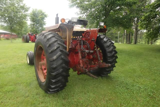 Image of International Harvester 826 equipment image 4
