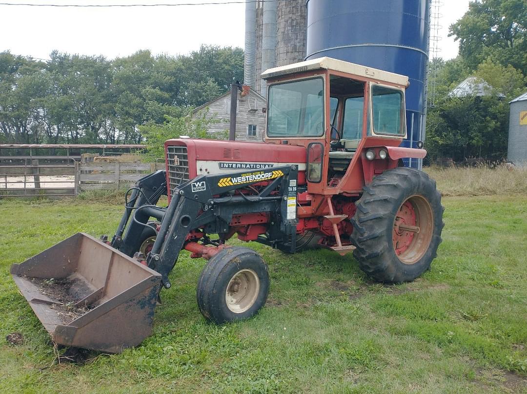 Image of International Harvester 826 Primary image