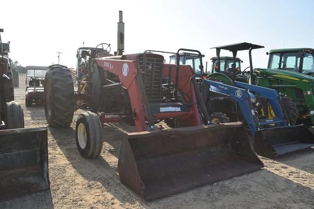 Image of International Harvester 826 equipment image 3