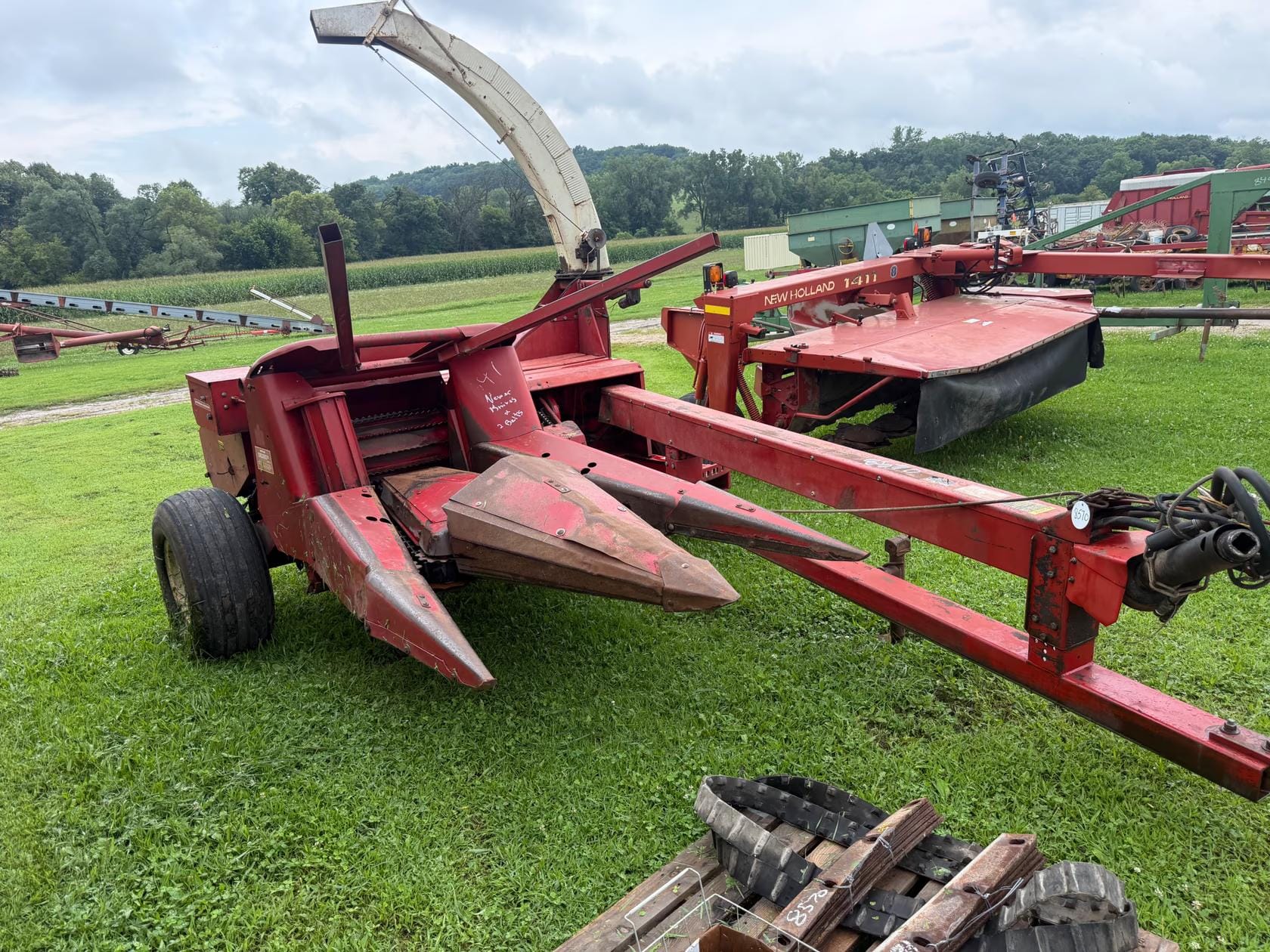 International Harvester 830 Equipment Image0