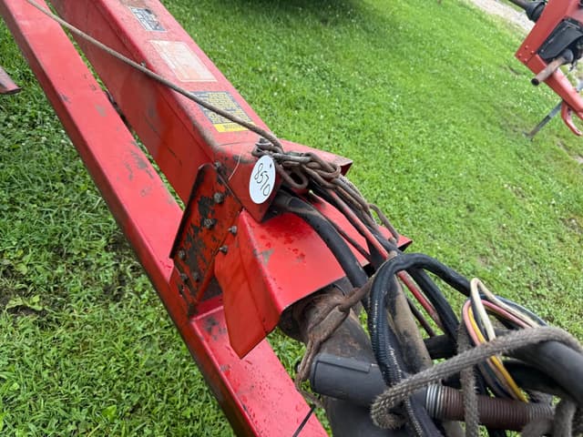 Image of International Harvester 830 equipment image 4