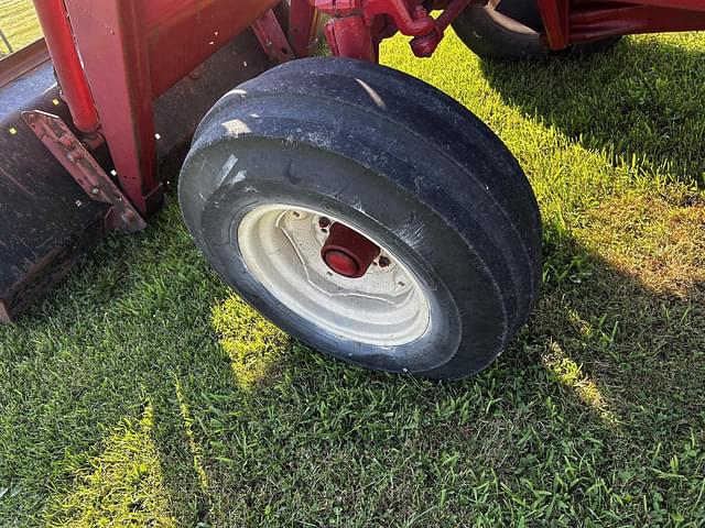 Image of International Harvester Hydro 84 equipment image 1