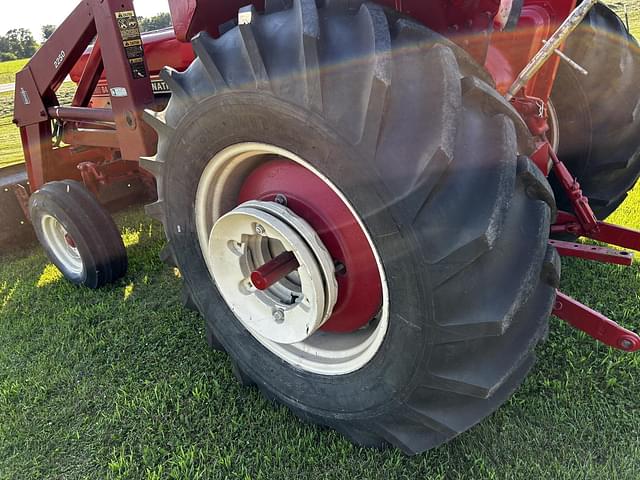Image of International Harvester Hydro 84 equipment image 2