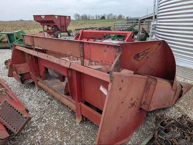 Image of International Harvester 843 equipment image 3